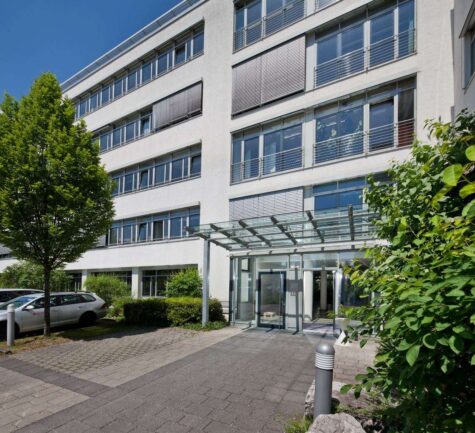 Modernes Bürogebäude im 3. OG