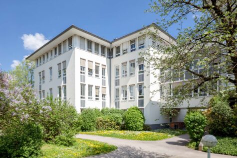 Modernes Bürogebäude 2. OG